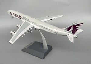 Модель самолета Airbus A340-300 A7-AAH в ливрее Qatar Amiri Flight, масштаб 1/200