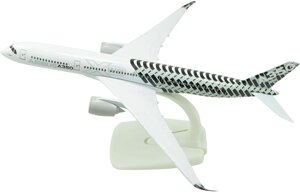 Модель самолета Airbus A350 XWB в фирменной раскраске Airbus, масштаб 1/350