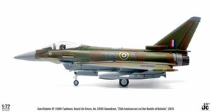 Модель самолета-истребителя EF-2000 Typhoon, ВВС Великобритании, 29 авиадивизия, в раскраске камуфляж, масштаб 1/72