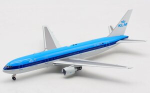 Модель самолета Boeing 767-306/ER PH-BZH в ливрее KLM - Royal Dutch Airlines, масштаб 1/200