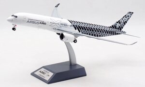 Модель самолета Airbus A350-900 XWB F-WWCF в фирменной раскраске авиастроительной компании Airbus, масштаб 1/200