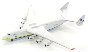 Модель самолета Ан-225, в ливрее Antonov Airlines, масштаб 1/500