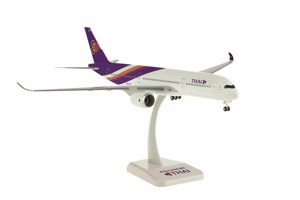 Модель самолета Airbus A350-900 в ливрее Thai Airways, масштаб 1/200