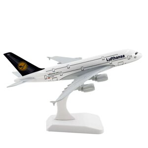 Модель самолета Airbus A380 в ливрее Lufthansa, масштаб 1/390