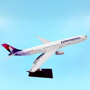 Модель самолета Airbus A330-200 в ливрее Hawaiian Airlines, масштаб 1/150