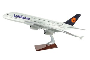 Модель самолета Airbus A380 в ливрее Lufthansa, масштаб 1/160