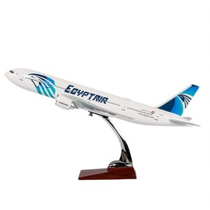 Модель самолета Boeing 777-300 в ливрее EgyptAir, масштаб 1/230