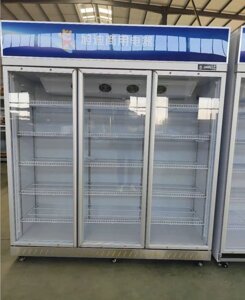 Шкаф витрина для напитков Трехдверный. SV-3