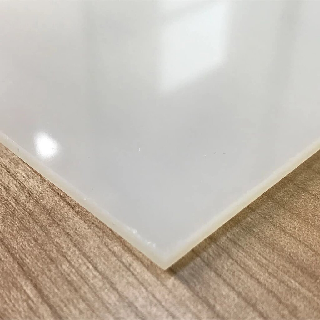 Экструзионное оргстекло (акрил) Plexiglas 2х2050х3050мм 47% (14,88 кг) Белое от компании ТОО "Nekei" - фото 1