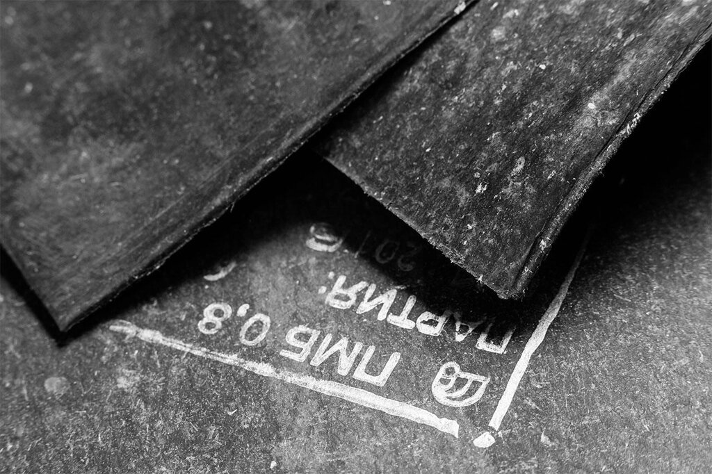 Паронит ПМБ 0.8 мм (~1,0х1,5 м) ГОСТ 481-80 от компании ТОО "Nekei" - фото 1