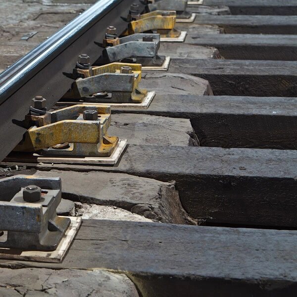 Шпала железнодорожная деревянная тип 1, пропитка по ТУ от компании ТОО "Nekei" - фото 1