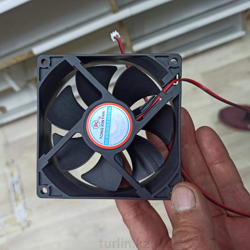 Вентилятор сварки 24 вольт 9х9 см от компании Турлин Cº - фото 1