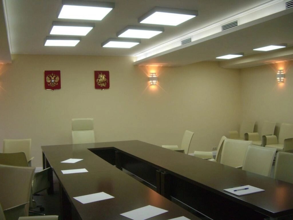 Монтаж офисных светильников,  оборудование для освещения офисов от компании Белая птица - фото 1