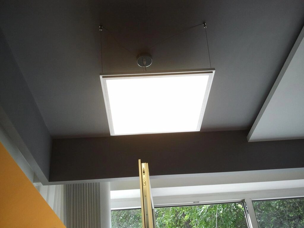Офисный светодиодный светильник под Армстронг на потолок 40 W от компании Белая птица - фото 1