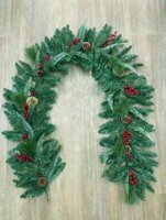 Искусственные еловые ветки