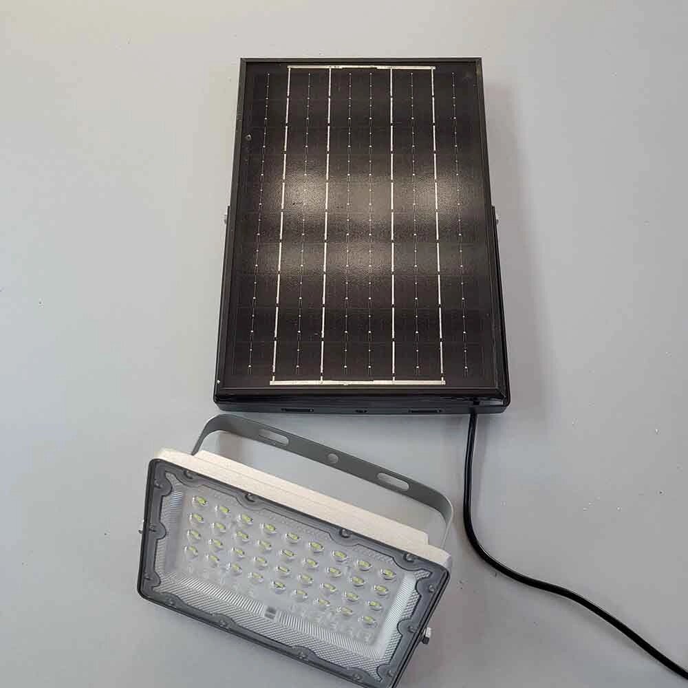 Прожектор на солнечных батареях 100 Вт от компании Белая птица - фото 1
