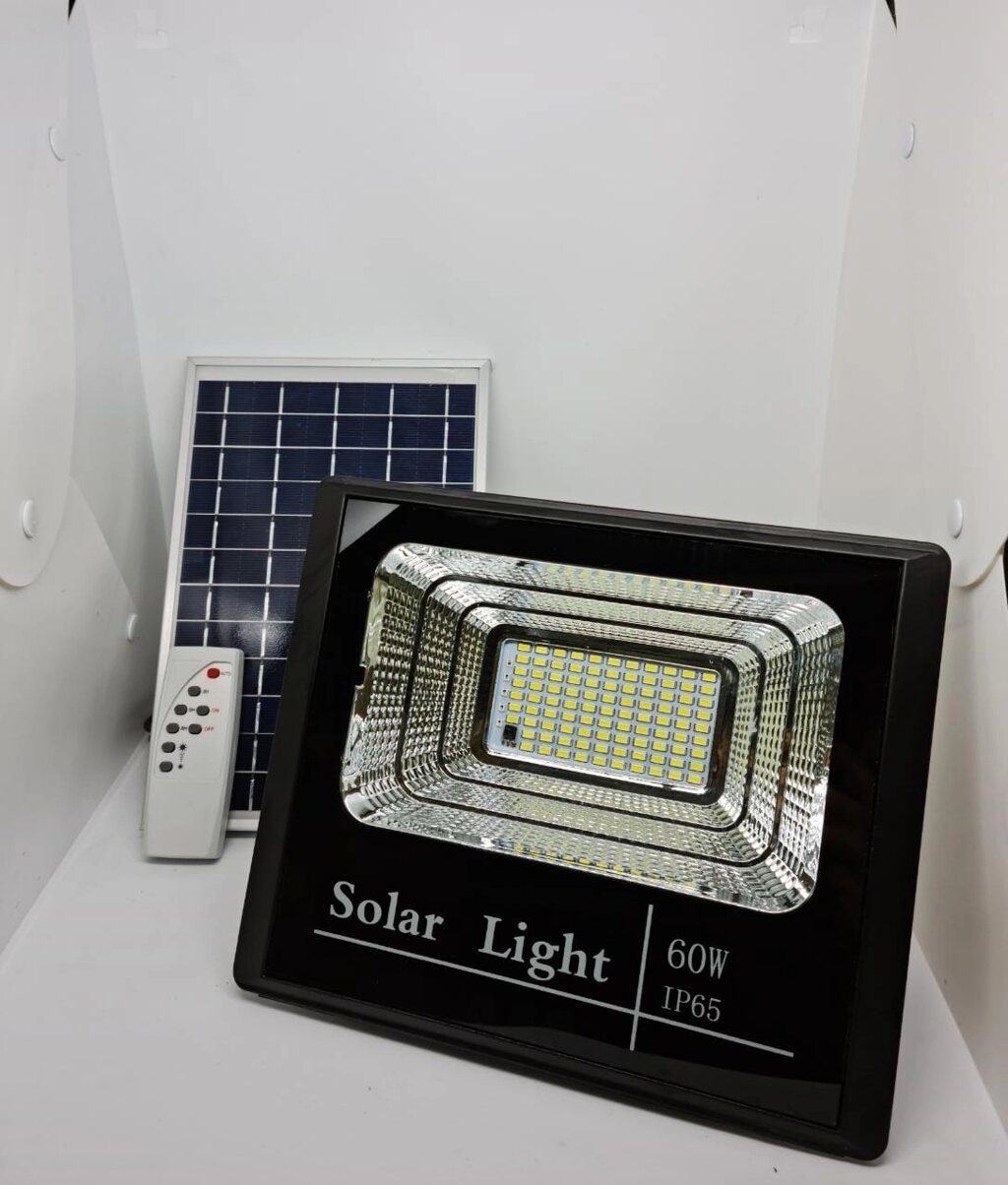 Прожектор с солнечной батареей 60 ватт LED. Прожектор Solar 60 Вт. от компании Белая птица - фото 1
