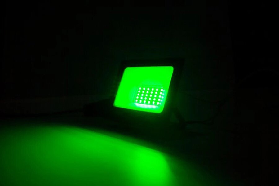 Прожектор светодиодный зеленый 30 Вт. Софит зеленого цвета. Прожектор заливного цвета 30 ватт. от компании Белая птица - фото 1