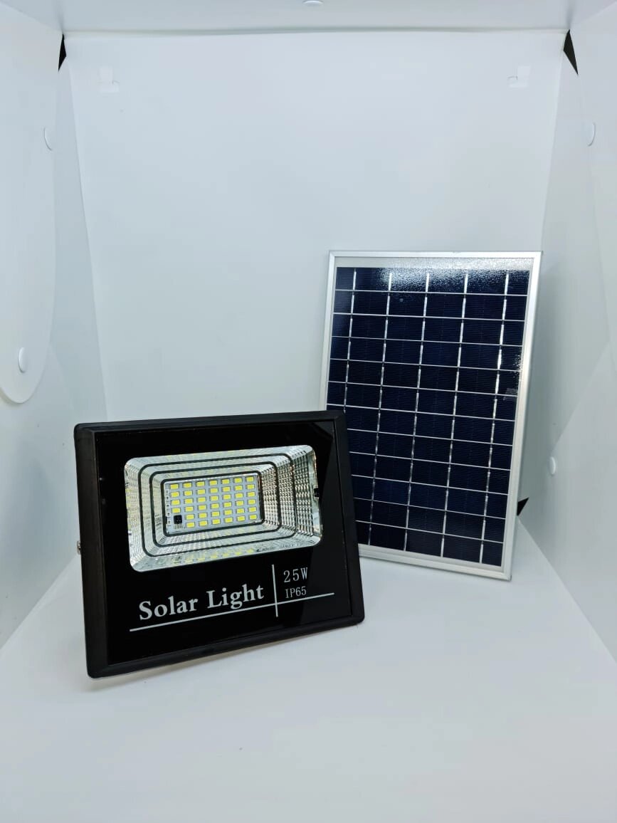 Солнечный прожектор на солнечной батарее 25 ватт LED для наружного и внутреннего освещения от компании Белая птица - фото 1
