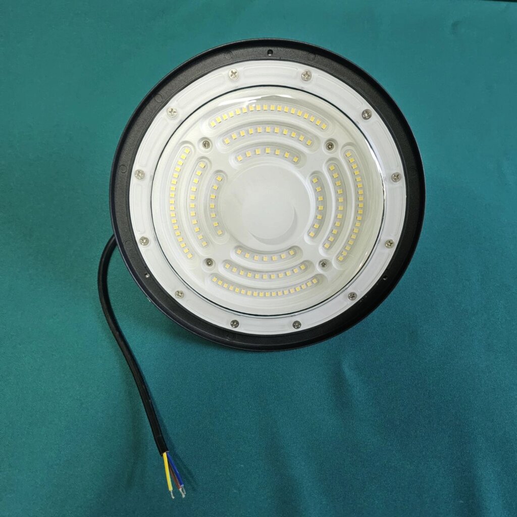 Светодиодный светильник UFO 50 w от компании Белая птица - фото 1