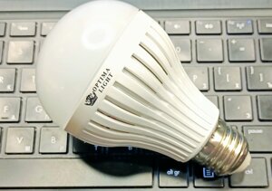 Лампочка светодиодная 9W E27 3000K Оптима