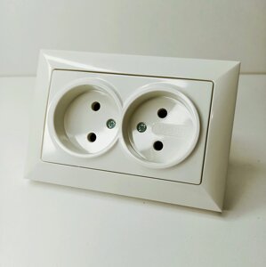 Розетка 2-м СП WESA 10А IP20 без заземл. белая CS-14