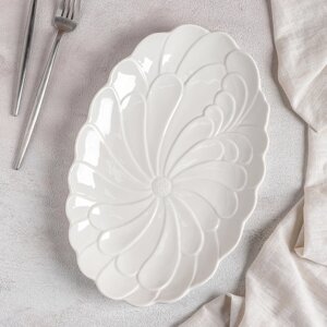 Блюдо керамическое 'Ромашка'32x20x3 см, цвет белый