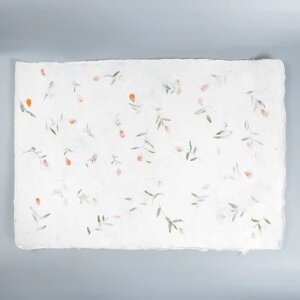 Бумага ручной работы с цветами и травами 'Красные листики' 55х80 см