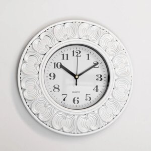 Часы настенные 'Прага'd-26 см, циферблат 14.5 см, дискретный ход