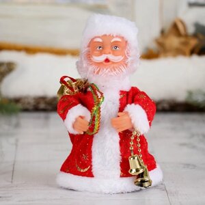 Дед Мороз 'Красная шубка, с колокольчиком' двигается, 17,5 см