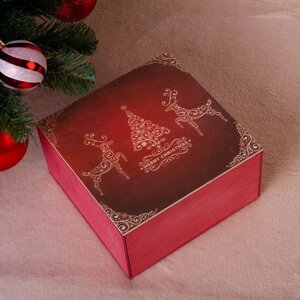 Коробка подарочная 'Merry Christmas, c оленями'бордовая, 20x20x10 см