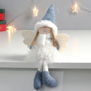 Кукла интерьерная 'Ангелочек в шубке из травки, в синем колпаке и сапожках' 30х15х5 см