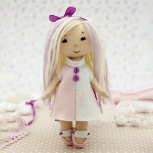 Набор для создания куклы из фетра 'Малышка Мия' серия 'Подружки'