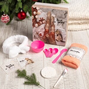 Подарочный набор новогодний 'Тепла и уюта' полотенце и аксессуары