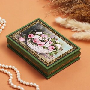 Шкатулка 'Розы с полевыми цветами в корзине'зелёная, 11x16 см, лаковая миниатюра
