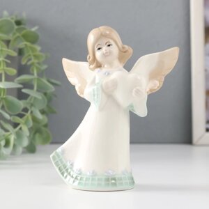 Сувенир керамика 'Девочка-ангел в платье с клеткой с сердцем' 9х7х12 см