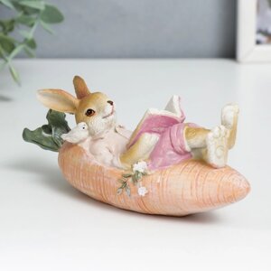 Сувенир полистоун 'Кролик читают книгу в морковке лодке, с птичкой' 6х5х14,5 см