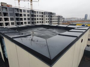 Монтаж парапетов для защиты открытых участков крыши