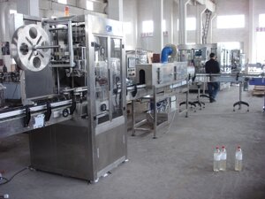 Автоматическая этикетировочная машина ПВХ (поливинилхлорид) этикетки, производительностью 100-200 бут/мин