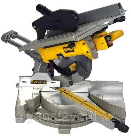 DeWalt, D27112, Универсальная торцовочная пила, 1600 Вт, диск 305 мм, 3650 об/мин, от компании Компания АльянсФаворит - фото 1