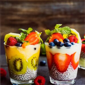 Картина на стекле «Йогурт с ягодами», 30х30 см