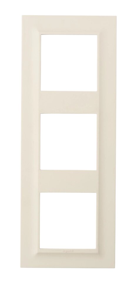 Рамка для розеток и выключателей Legrand Structura 3 поста, цвет слоновая кость от компании ИП Фомичев - фото 1