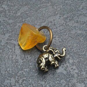 Брелок-талисман "Слон", натуральный янтарь