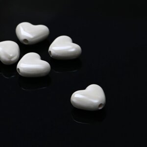 Бусина керамическая «Сердце» перламутровое, 1,51,70,5 см, набор 5 шт. цвет белый