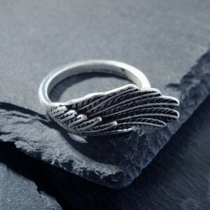 Кольцо «Перстень» крыло, цвет чернёное серебро, безразмерное
