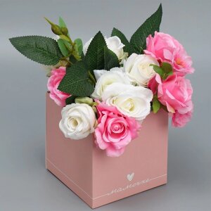 Коробка подарочная для цветов с PVC крышкой, упаковка, «Мамочке», 12 х 12 х 12 см