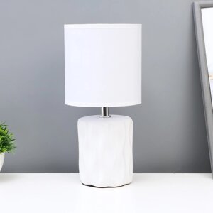 Настольная лампа "Мюриэль" Е14 40Вт белый 13х13х26,5 см