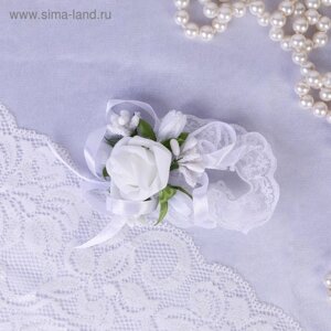 Повязка на руку для подружек невесты «Роза», на резинке, белая