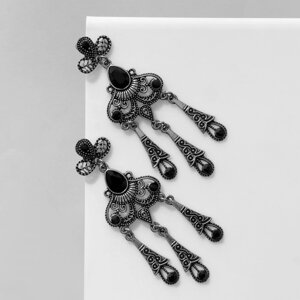 Серьги висячие со стразами «Винтаж» в узорах, цвет чёрный в чернёном серебре, 7,5 см