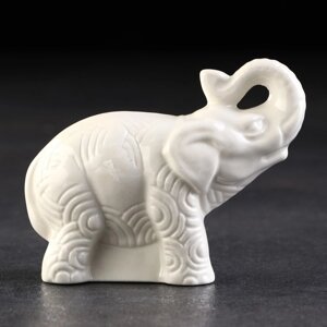 Статуэтка фарфоровая "Индийский слон. Белый", 10х4х8 см